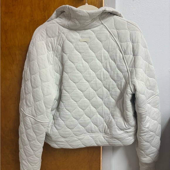 Lululemon quilt scuba half zip - Picture 3 of 5